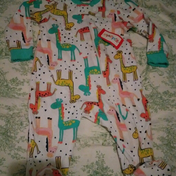 Oneis - Picture 2 of 2